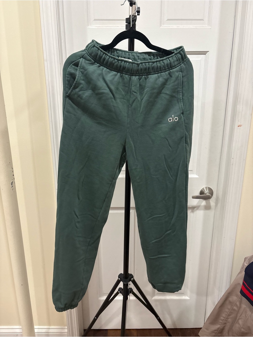 Alo Green Cinched Accolade Sweat Joggers